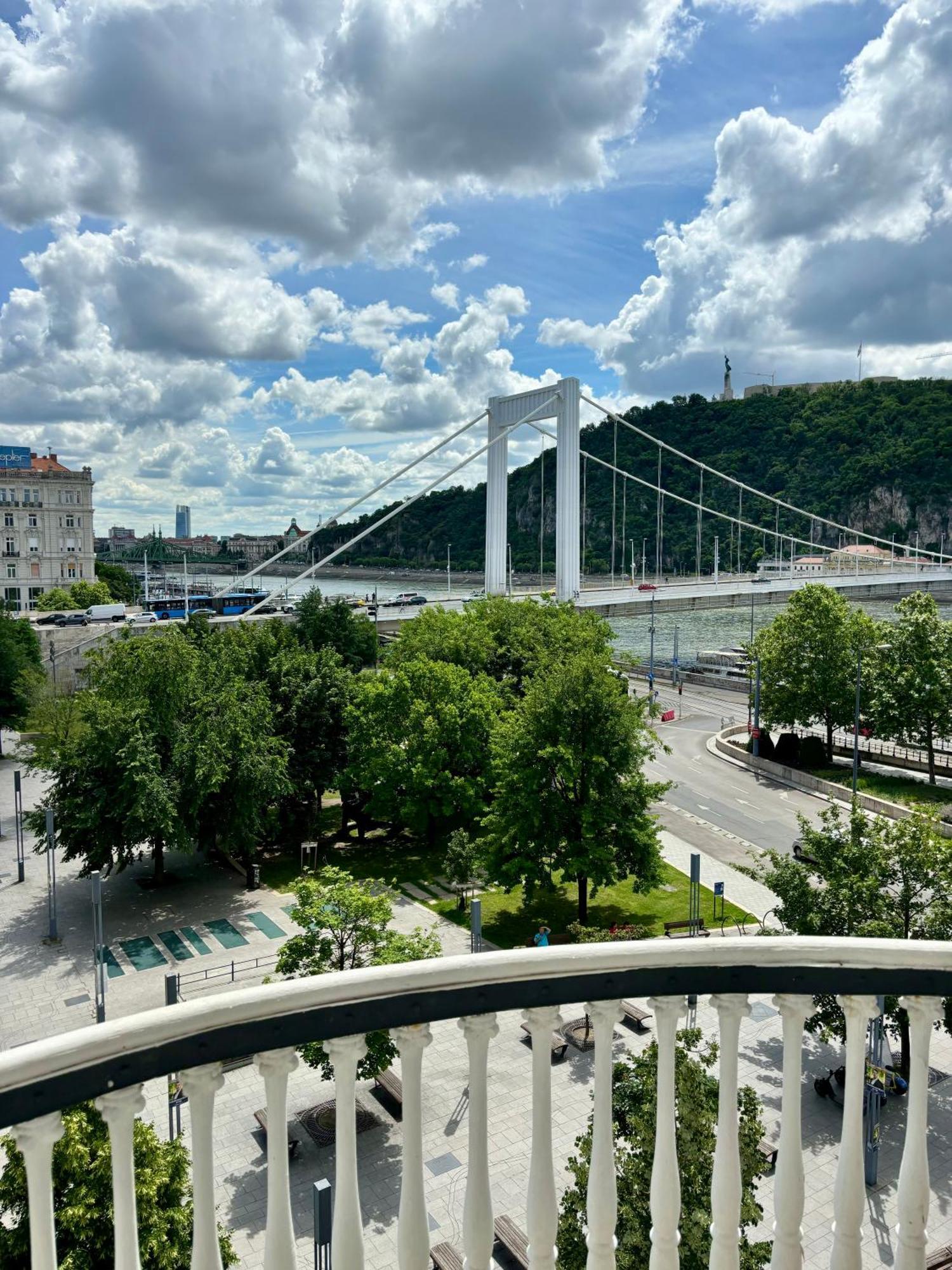 Budapest Riverfront Suite Екстер'єр фото